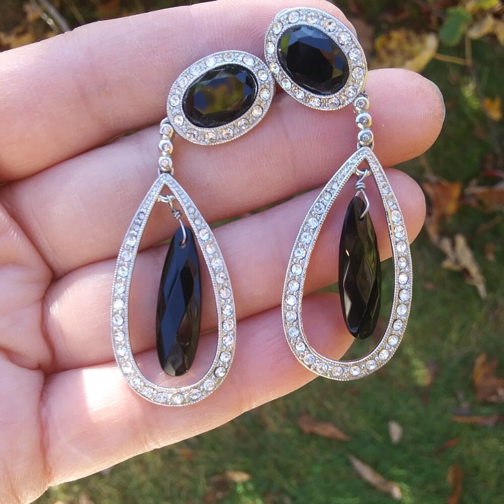 VTG Monet drop Dangle teardrop clip on earrings  rhinestones black cabochons